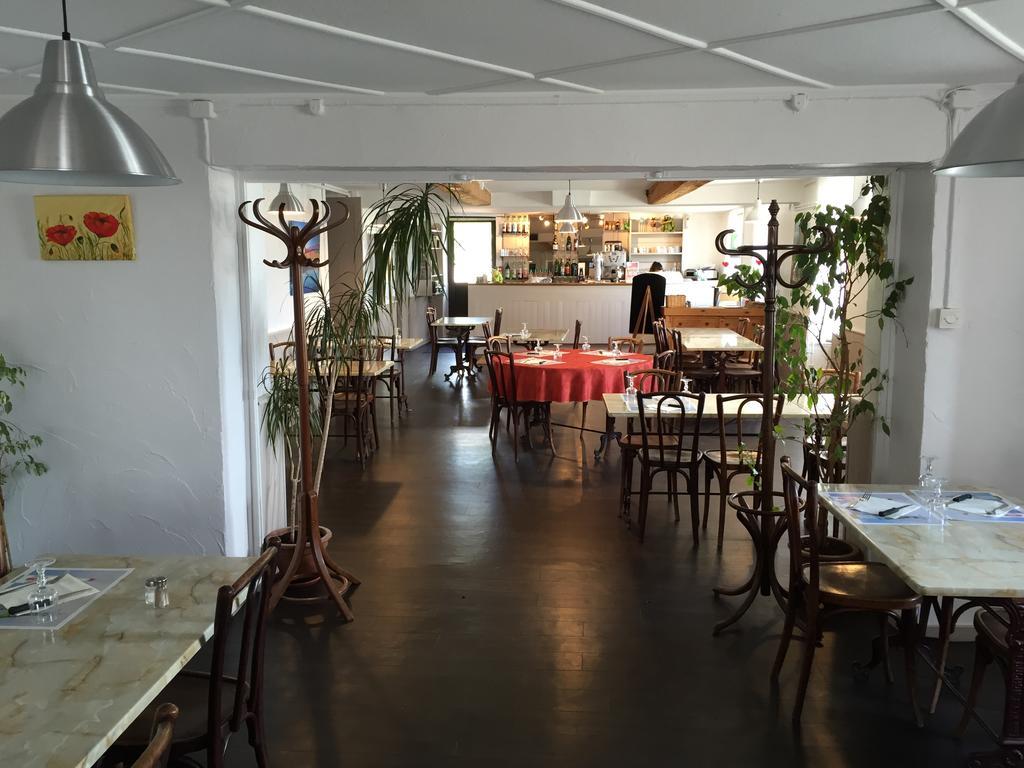 Hotel Saint Pierre Les Sauvages  Bagian luar foto