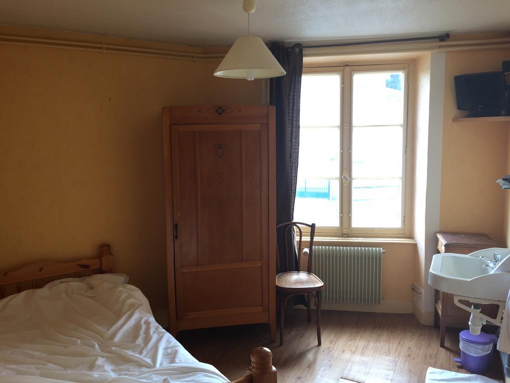 Hotel Saint Pierre Les Sauvages  Ruang foto